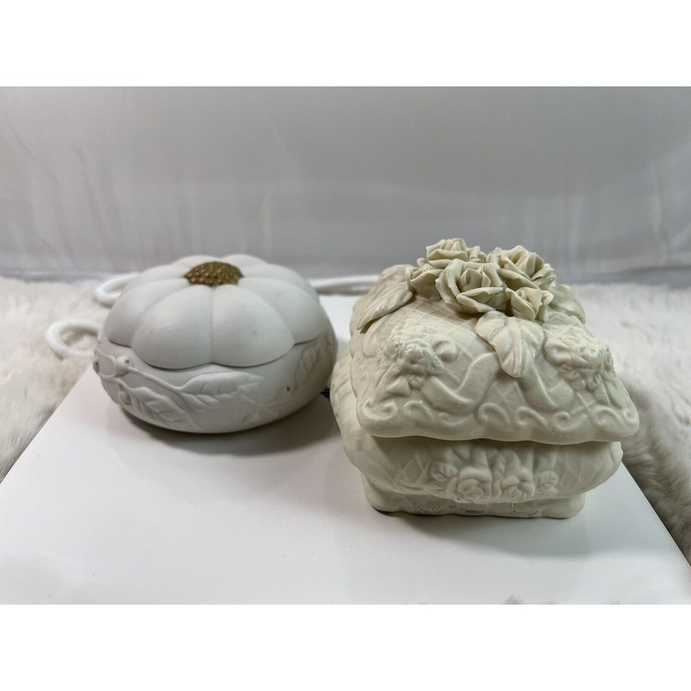 2 Beautiful Ceramic Trinket Boxes‎